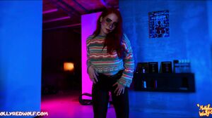 Mollyredwolf - Insatiable Hippie Girl At Your House's Cam show and profile