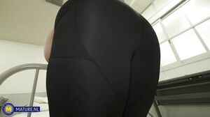 Shizuka Nikaido - The Doctors Big Butt Inspection's Cam show and profile
