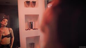 Emily Willis - The Red Room - Scene 1's Cam show and profile