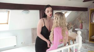 MomXXX - Lady Gang And Maya Rose's Cam show and profile